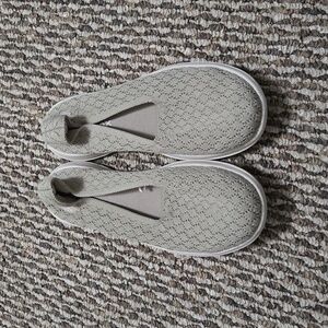 Women's skechers flats size 6.5